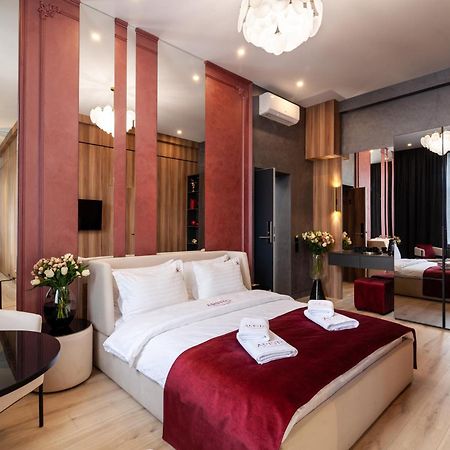 Aristo Jacuzzi Hotel Liov Exterior foto