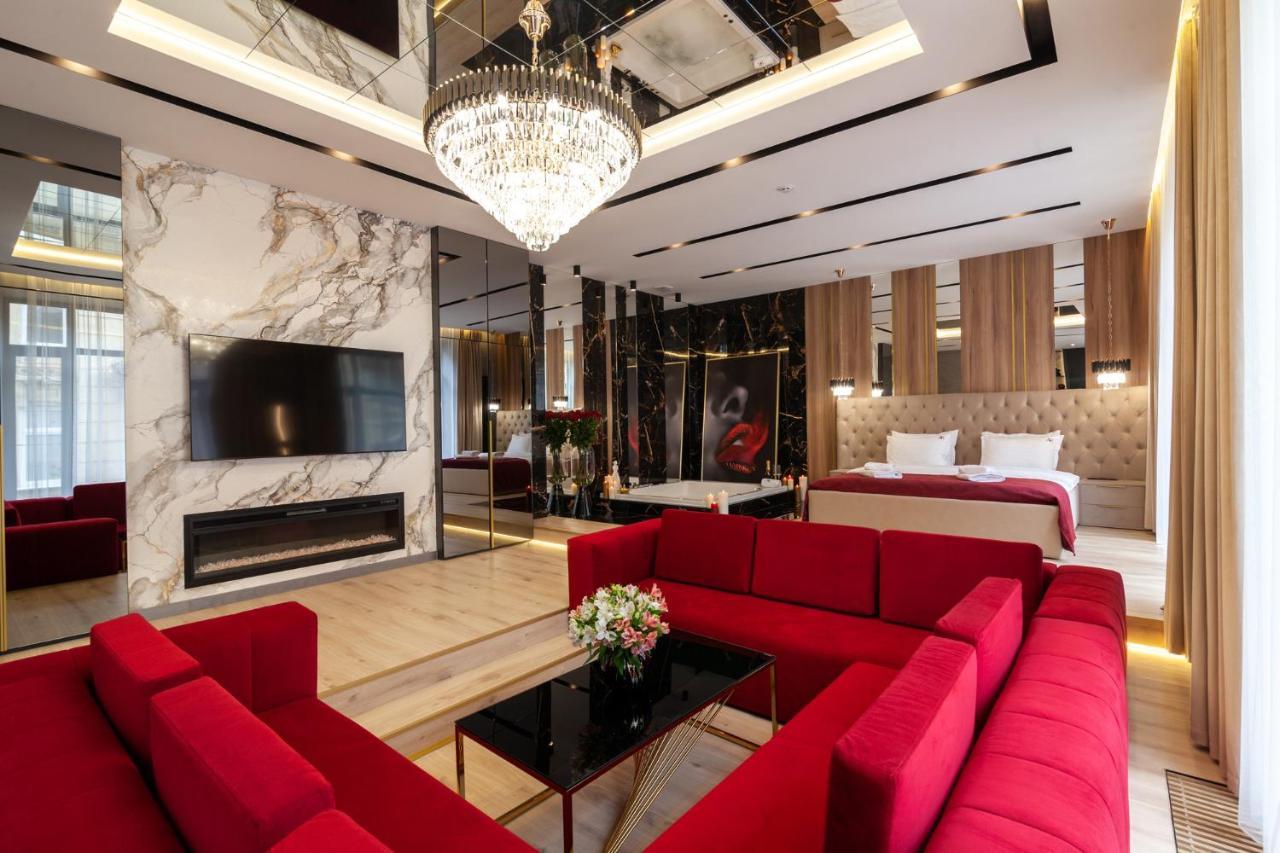 Aristo Jacuzzi Hotel Liov Exterior foto