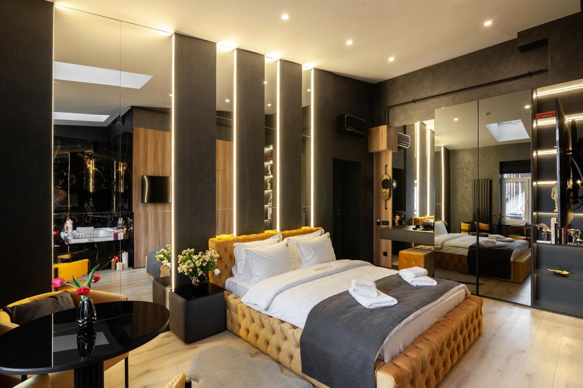 Aristo Jacuzzi Hotel Liov Exterior foto